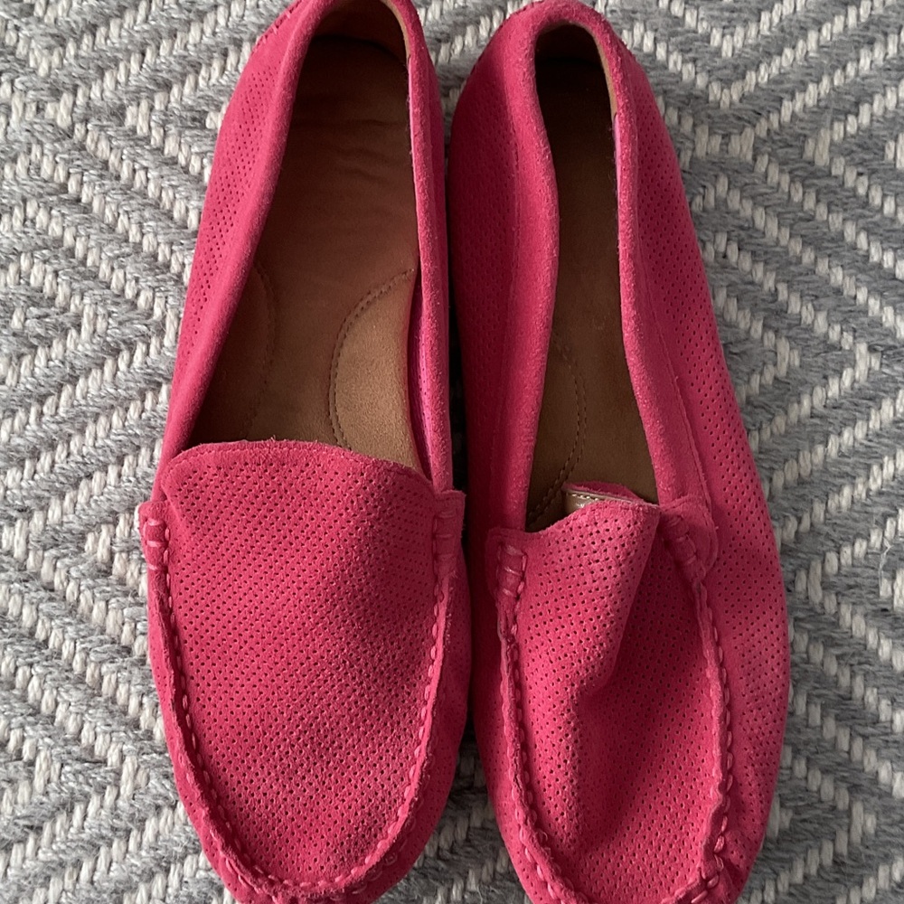 AEROSOLES Fuchsia Perforated Loafers